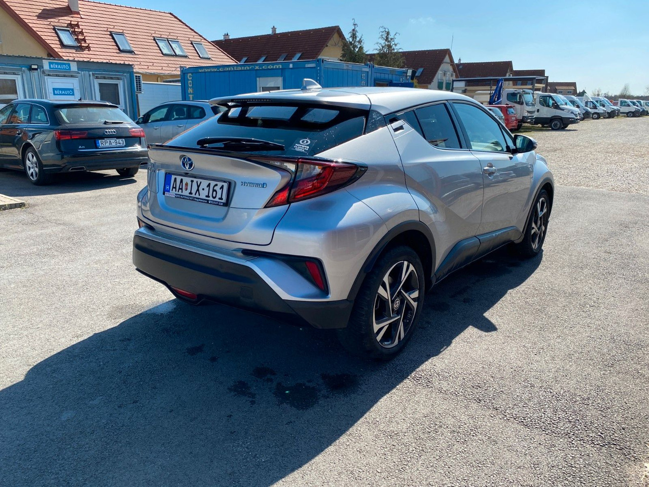 Toyota C-HR 1.8-l-VVTi Hybrid Flow - Джип: снимка 2 Toyota C-HR 1.8-l-VVTi Hybrid Flow - Джип: снимка 2