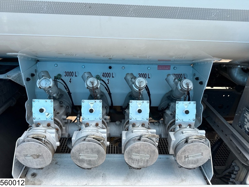 Iveco Eurocargo 190EL28 EURO 5, FUEL, 13390 liter, 4 Comp, Magyar - Камион цистерна: снимка 5 Iveco Eurocargo 190EL28 EURO 5, FUEL, 13390 liter, 4 Comp, Magyar - Камион цистерна: снимка 5