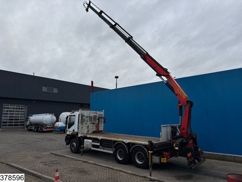 Iveco Trakker 360 6X4, EURO 6, Palfinger, Remote, Steel suspension - Бордови камион, Камион с кран: снимка 4 Iveco Trakker 360 6X4, EURO 6, Palfinger, Remote, Steel suspension - Бордови камион, Камион с кран: снимка 4