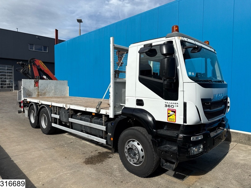 Iveco Trakker 360 6x4, EURO 6, Palfinger, Remote - Бордови камион, Камион с кран: снимка 5 Iveco Trakker 360 6x4, EURO 6, Palfinger, Remote - Бордови камион, Камион с кран: снимка 5
