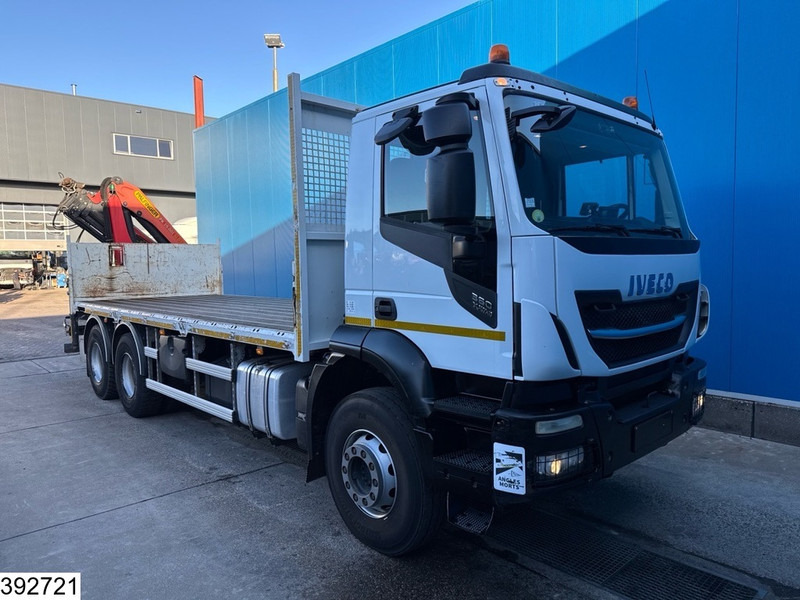 Iveco Trakker 360 6x4, EURO 6, Palfinger, Remote - Бордови камион, Камион с кран: снимка 4 Iveco Trakker 360 6x4, EURO 6, Palfinger, Remote - Бордови камион, Камион с кран: снимка 4