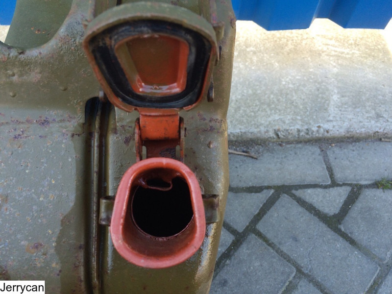 Jerrycan Jerry can 20 Liter, P 5 st 50 euro - Резервоар за гориво: снимка 4 Jerrycan Jerry can 20 Liter, P 5 st 50 euro - Резервоар за гориво: снимка 4
