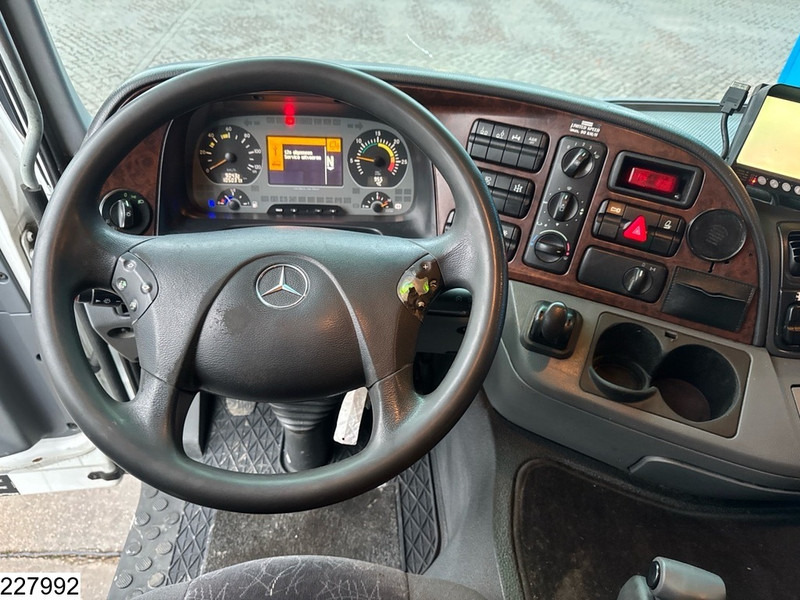 Камион цистерна Mercedes-Benz Actros 2532 6x2, EURO 5, 23600 Liter, 5 Comp, LAG: снимка 10