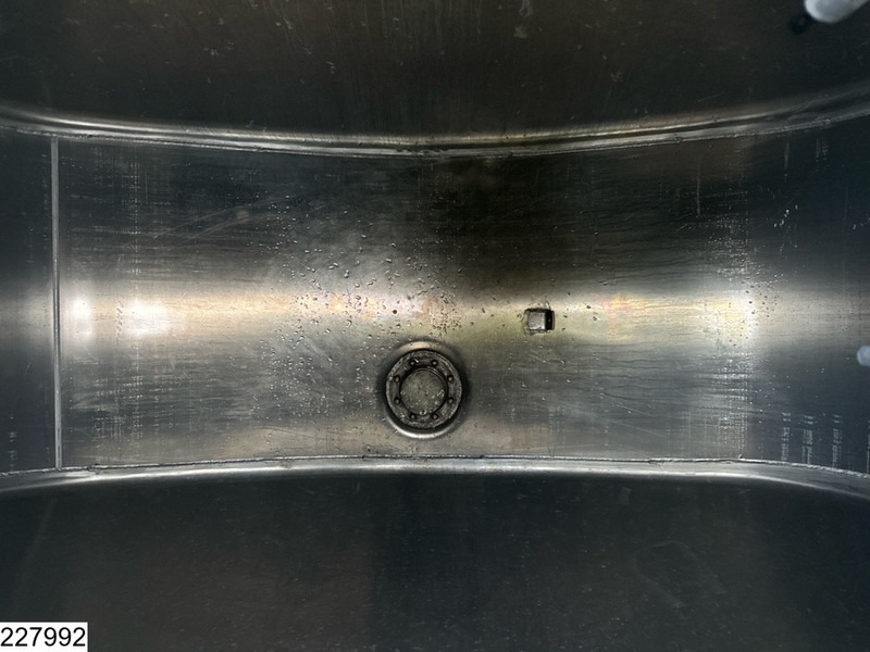 Камион цистерна Mercedes-Benz Actros 2532 6x2, EURO 5, 23600 Liter, 5 Comp, LAG: снимка 14