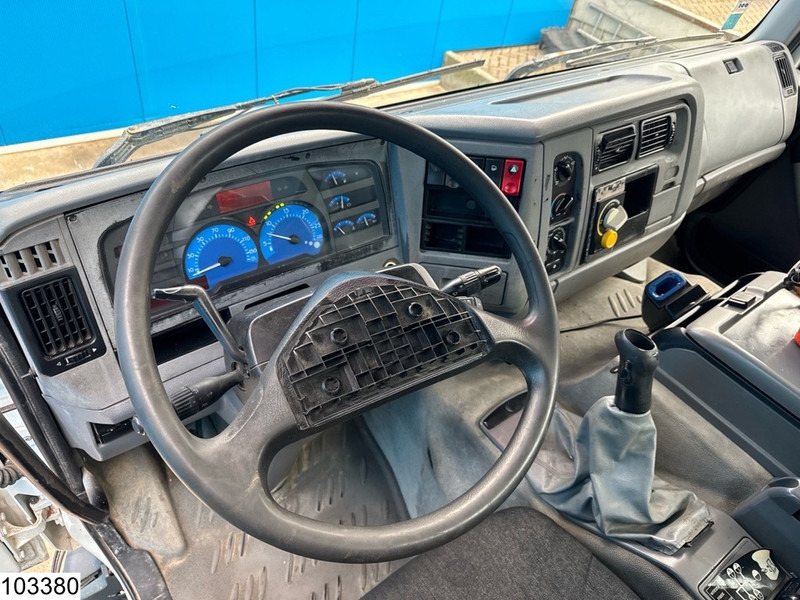 Renault Kerax 370 8x4, EURO 3, Cifa, 9m3, Remote - Бетоновоз: снимка 5 Renault Kerax 370 8x4, EURO 3, Cifa, 9m3, Remote - Бетоновоз: снимка 5