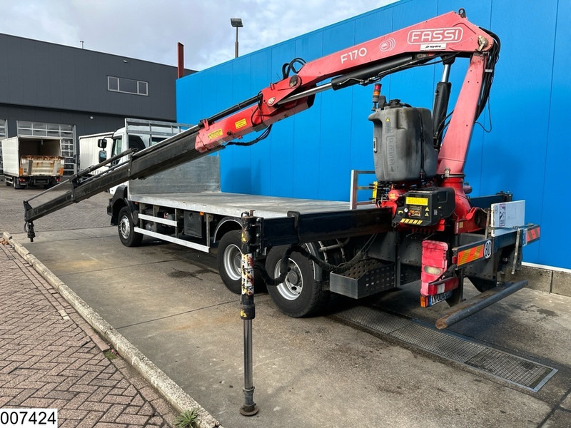 Renault Kerax 370 Dxi 6x4, EURO 4, Fassi - Бордови камион, Камион с кран: снимка 4 Renault Kerax 370 Dxi 6x4, EURO 4, Fassi - Бордови камион, Камион с кран: снимка 4