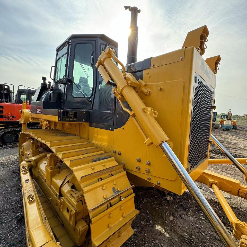 SHANTUI Equipped With Heavy Blade & Ripper For Dozing & Ripping ,high quality,second hand, low working hoursSD22 - Булдозер: снимка 4 SHANTUI Equipped With Heavy Blade & Ripper For Dozing & Ripping ,high quality,second hand, low working hoursSD22 - Булдозер: снимка 4