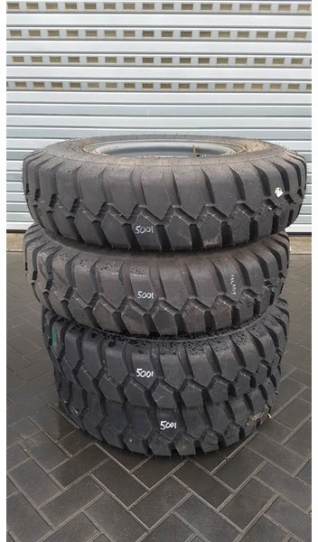 ARMOR Gard 9.00-20 - Tyre/Reifen/Band - Гуми и джанти за Строителна техника: снимка 1 ARMOR Gard 9.00-20 - Tyre/Reifen/Band - Гуми и джанти за Строителна техника: снимка 1
