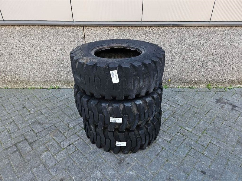 Ahlmann AL95-Titan 12.5/80-18-Tire/Reifen/Band - Гуми и джанти за Строителна техника: снимка 1 Ahlmann AL95-Titan 12.5/80-18-Tire/Reifen/Band - Гуми и джанти за Строителна техника: снимка 1