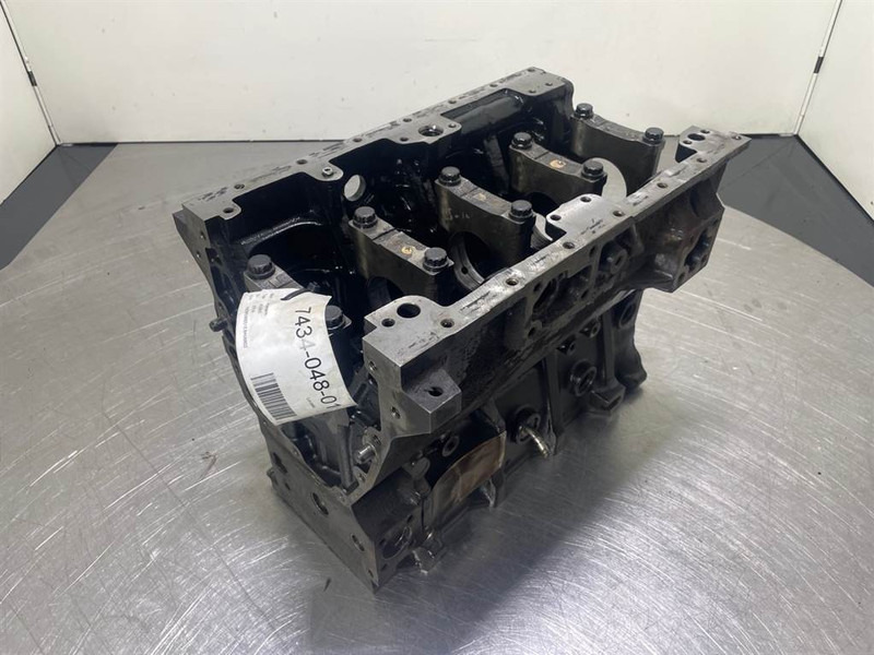 Ahlmann AS900-Cummins B3.3T-4989845-Crankcase/Unterblock - Двигател за Строителна техника: снимка 2 Ahlmann AS900-Cummins B3.3T-4989845-Crankcase/Unterblock - Двигател за Строителна техника: снимка 2