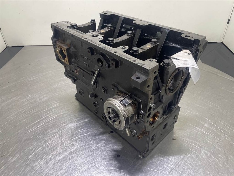 Ahlmann AS900-Cummins B3.3T-4989845-Crankcase/Unterblock - Двигател за Строителна техника: снимка 4 Ahlmann AS900-Cummins B3.3T-4989845-Crankcase/Unterblock - Двигател за Строителна техника: снимка 4