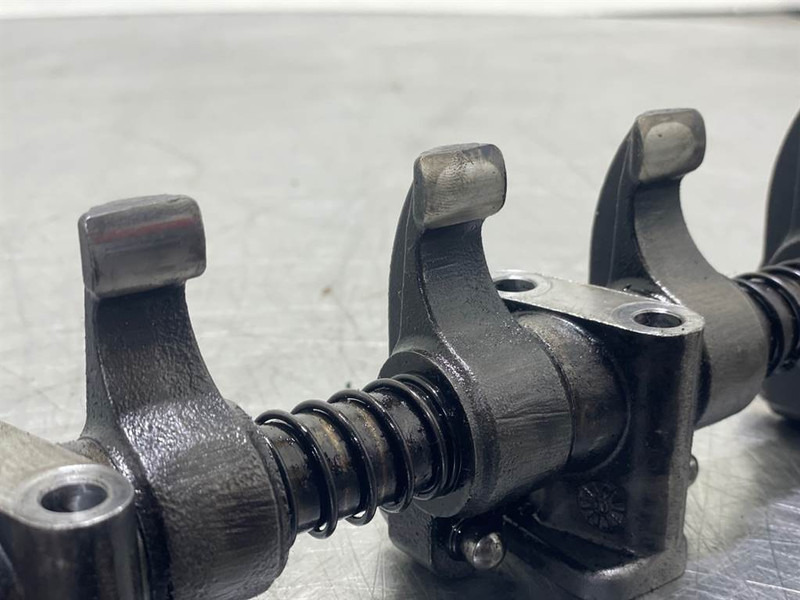 Ahlmann AS900-Cummins B3.3T-Rocker arm assembly - Двигател за Строителна техника: снимка 5 Ahlmann AS900-Cummins B3.3T-Rocker arm assembly - Двигател за Строителна техника: снимка 5