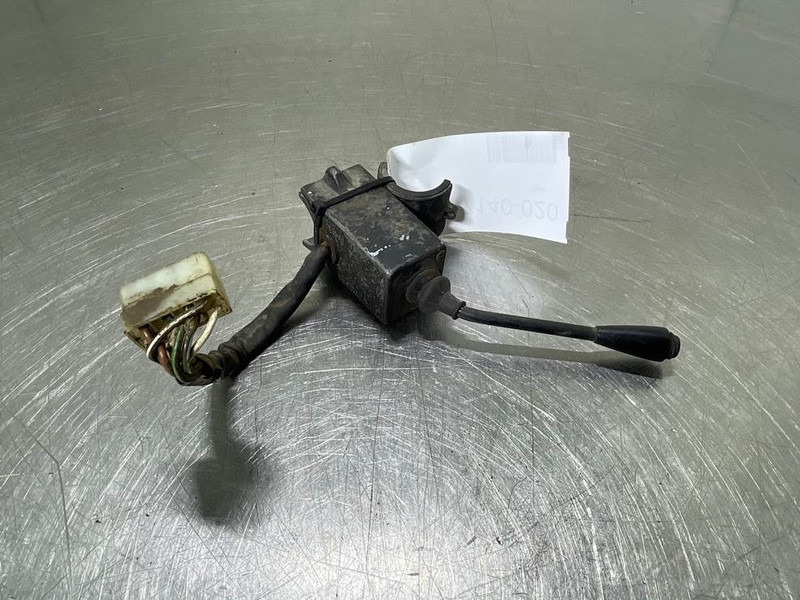 Ahlmann AZ14-4117475A-Steer col switch/Lenkstockschalter - Електрическа система за Строителна техника: снимка 1 Ahlmann AZ14-4117475A-Steer col switch/Lenkstockschalter - Електрическа система за Строителна техника: снимка 1