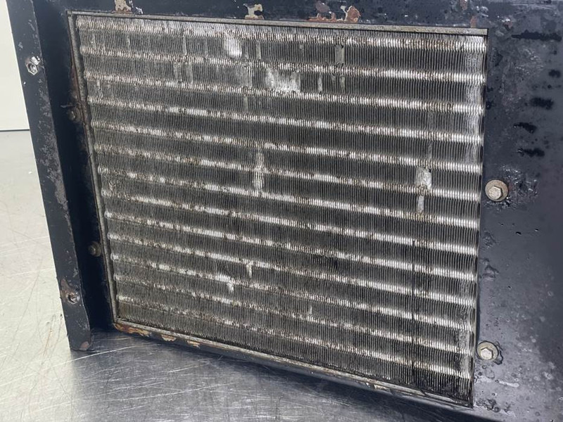 Ahlmann AZ150-4184898A-Airco condenser/Klimakondensator - Рама/ Шаси за Строителна техника: снимка 5 Ahlmann AZ150-4184898A-Airco condenser/Klimakondensator - Рама/ Шаси за Строителна техника: снимка 5
