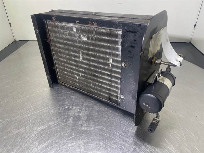 Ahlmann AZ150-4184898A-Airco condenser/Klimakondensator - Рама/ Шаси за Строителна техника: снимка 4 Ahlmann AZ150-4184898A-Airco condenser/Klimakondensator - Рама/ Шаси за Строителна техника: снимка 4