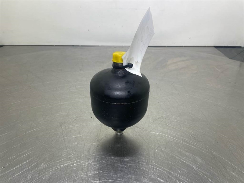 Ahlmann AZ6-Bosch 0531602506-Accumulator/Hydrospeicher - Хидравлика за Строителна техника: снимка 1 Ahlmann AZ6-Bosch 0531602506-Accumulator/Hydrospeicher - Хидравлика за Строителна техника: снимка 1