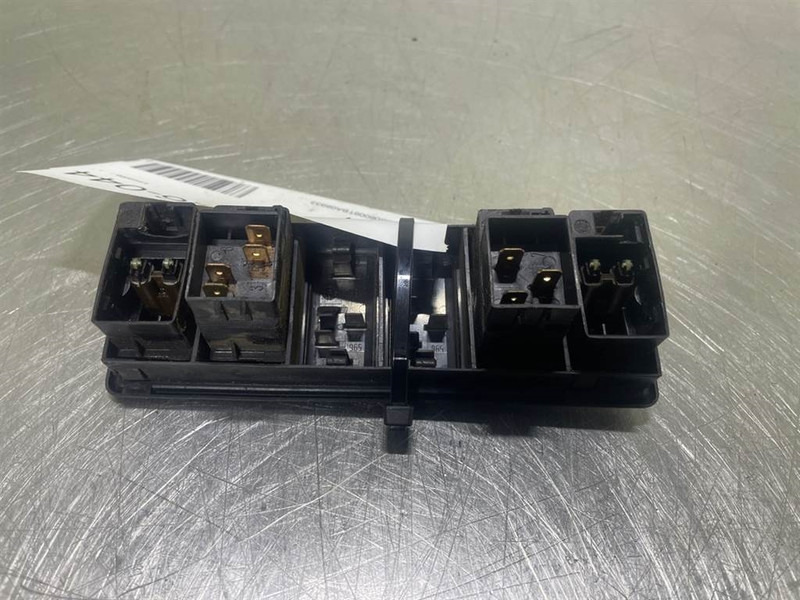 Ahlmann AZ6 - Switch/Schalter/Schakelaars - Електрическа система за Строителна техника: снимка 4 Ahlmann AZ6 - Switch/Schalter/Schakelaars - Електрическа система за Строителна техника: снимка 4