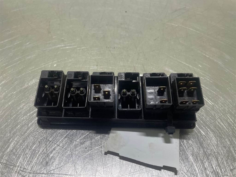 Ahlmann AZ6 - Switch/Schalter/Schakelaars - Електрическа система за Строителна техника: снимка 4 Ahlmann AZ6 - Switch/Schalter/Schakelaars - Електрическа система за Строителна техника: снимка 4