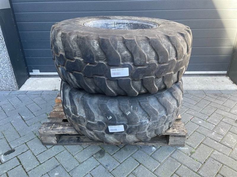 Ahlmann AZ85-Dunlop 405/70R20 (16/70R20)-Tire/Reifen/Band - Гуми и джанти за Строителна техника: снимка 1 Ahlmann AZ85-Dunlop 405/70R20 (16/70R20)-Tire/Reifen/Band - Гуми и джанти за Строителна техника: снимка 1