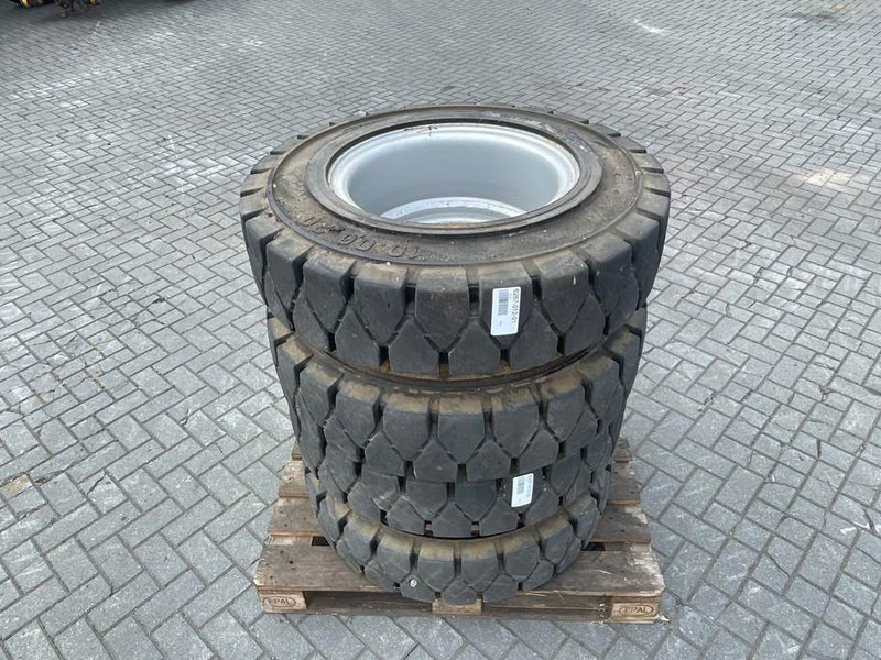 Athletik 10.00-20 - SOLID - Tire/Reifen/Band - Гуми и джанти за Строителна техника: снимка 1 Athletik 10.00-20 - SOLID - Tire/Reifen/Band - Гуми и джанти за Строителна техника: снимка 1
