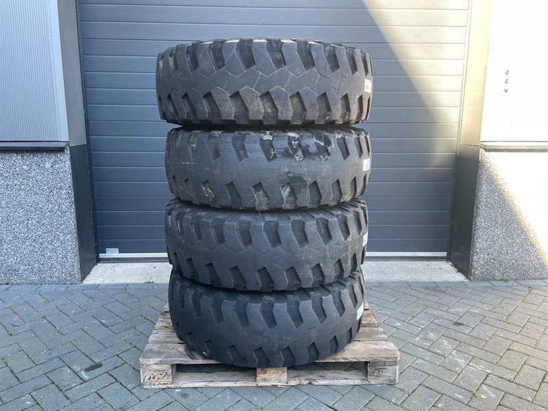 Atlas AR65-Michelin 335/80R20 (12.5R20)-Tire/Reifen/Band - Гуми и джанти за Строителна техника: снимка 1 Atlas AR65-Michelin 335/80R20 (12.5R20)-Tire/Reifen/Band - Гуми и джанти за Строителна техника: снимка 1