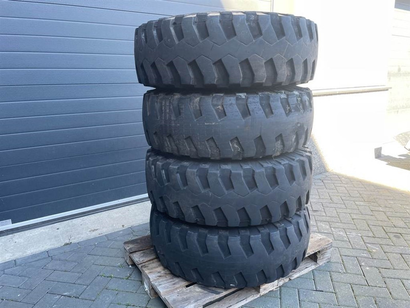 Atlas AR65-Michelin 335/80R20 (12.5R20)-Tire/Reifen/Band - Гуми и джанти за Строителна техника: снимка 3 Atlas AR65-Michelin 335/80R20 (12.5R20)-Tire/Reifen/Band - Гуми и джанти за Строителна техника: снимка 3