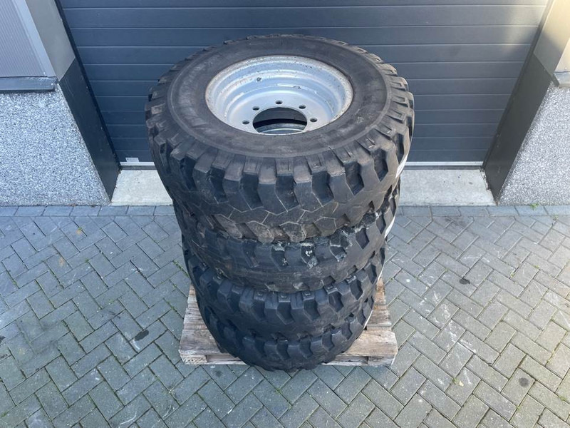 Atlas AR65-Michelin 335/80R20 (12.5R20)-Tire/Reifen/Band - Гуми и джанти за Строителна техника: снимка 4 Atlas AR65-Michelin 335/80R20 (12.5R20)-Tire/Reifen/Band - Гуми и джанти за Строителна техника: снимка 4