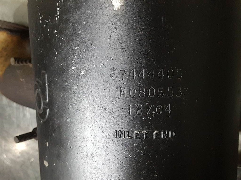 Case 621D-Donaldson 87444405-Exhaust/Auspuff/Uitlaat - Двигател за Строителна техника: снимка 4 Case 621D-Donaldson 87444405-Exhaust/Auspuff/Uitlaat - Двигател за Строителна техника: снимка 4