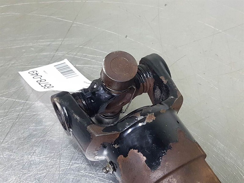 Case 621D - Propshaft/Gelenkwelle/Cardanas - Ос и части за Строителна техника: снимка 3 Case 621D - Propshaft/Gelenkwelle/Cardanas - Ос и части за Строителна техника: снимка 3