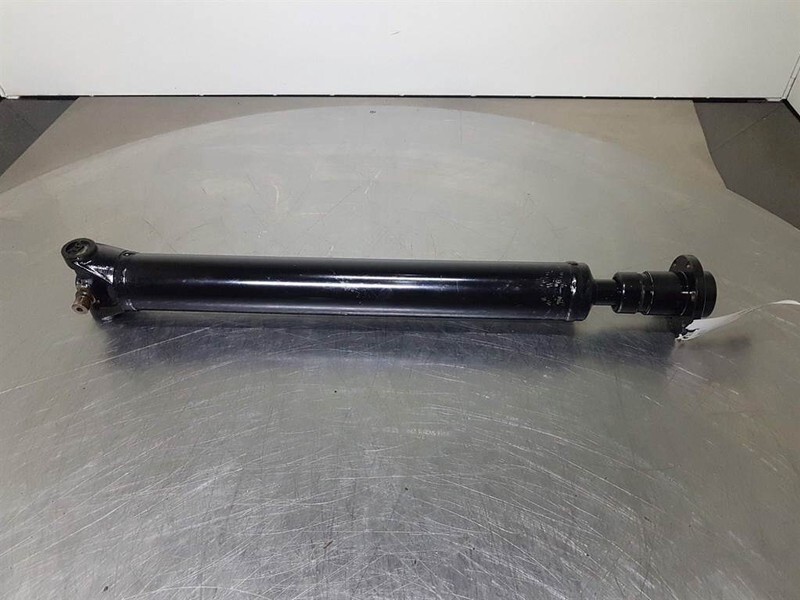Case 621D - Propshaft/Gelenkwelle/Cardanas - Ос и части за Строителна техника: снимка 1 Case 621D - Propshaft/Gelenkwelle/Cardanas - Ос и части за Строителна техника: снимка 1