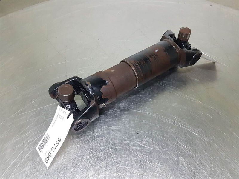Case 621D - Propshaft/Gelenkwelle/Cardanas - Ос и части за Строителна техника: снимка 2 Case 621D - Propshaft/Gelenkwelle/Cardanas - Ос и части за Строителна техника: снимка 2