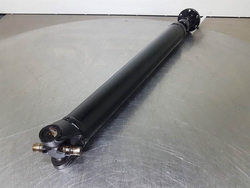 Case 621D - Propshaft/Gelenkwelle/Cardanas - Ос и части за Строителна техника: снимка 3 Case 621D - Propshaft/Gelenkwelle/Cardanas - Ос и части за Строителна техника: снимка 3