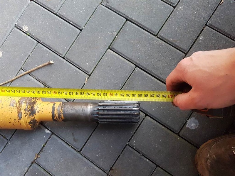 Case 921C - Propshaft/Gelenkwelle/Cardanas - Ос и части за Строителна техника: снимка 5 Case 921C - Propshaft/Gelenkwelle/Cardanas - Ос и части за Строителна техника: снимка 5