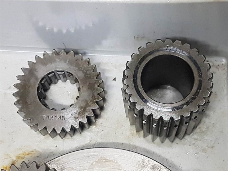 Лизинг на Case -Komatsu 7511-046B-Swing motor/Schwenk-/Zwenkmotor Case -Komatsu 7511-046B-Swing motor/Schwenk-/Zwenkmotor: снимка 9 Лизинг на Case -Komatsu 7511-046B-Swing motor/Schwenk-/Zwenkmotor Case -Komatsu 7511-046B-Swing motor/Schwenk-/Zwenkmotor: снимка 9