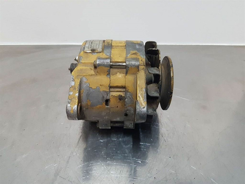 Cat 7N4784-12V 40A-Alternator/Lichtmaschine/Dynamo - Двигател за Строителна техника: снимка 3 Cat 7N4784-12V 40A-Alternator/Lichtmaschine/Dynamo - Двигател за Строителна техника: снимка 3