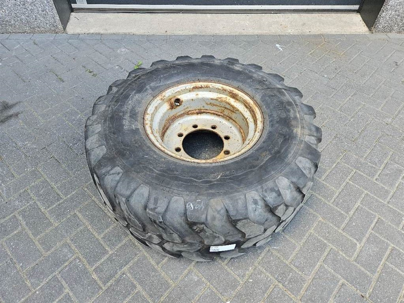 DUNLOP 455/70-R20 (17.5/70R20) - Tire/Reifen/Band - Гуми и джанти за Строителна техника: снимка 2 DUNLOP 455/70-R20 (17.5/70R20) - Tire/Reifen/Band - Гуми и джанти за Строителна техника: снимка 2