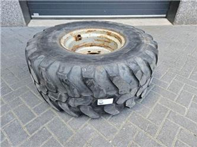 DUNLOP 455/70-R20 (17.5/70R20) - Tire/Reifen/Band - Гуми и джанти за Строителна техника: снимка 1 DUNLOP 455/70-R20 (17.5/70R20) - Tire/Reifen/Band - Гуми и джанти за Строителна техника: снимка 1