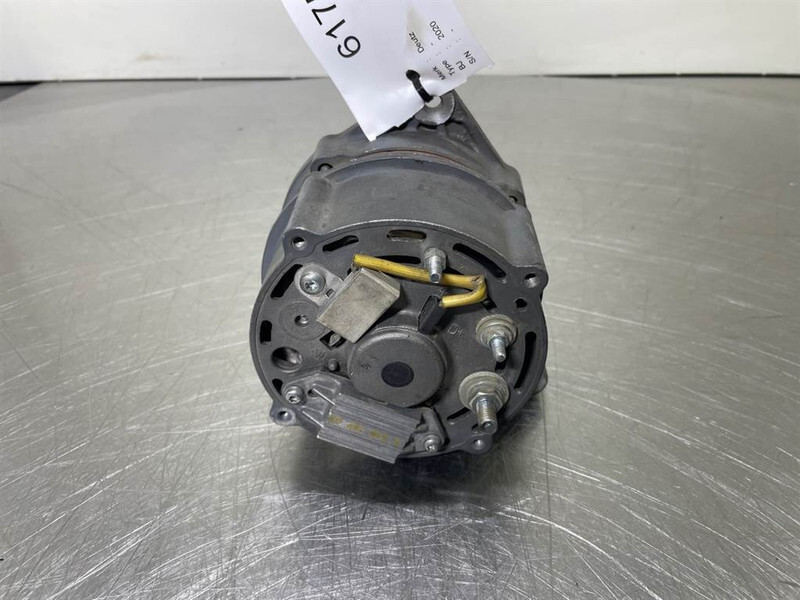 Deutz 01183630-14V 95A-Alternator/Lichtmaschine/Dynamo - Двигател за Строителна техника: снимка 3 Deutz 01183630-14V 95A-Alternator/Lichtmaschine/Dynamo - Двигател за Строителна техника: снимка 3