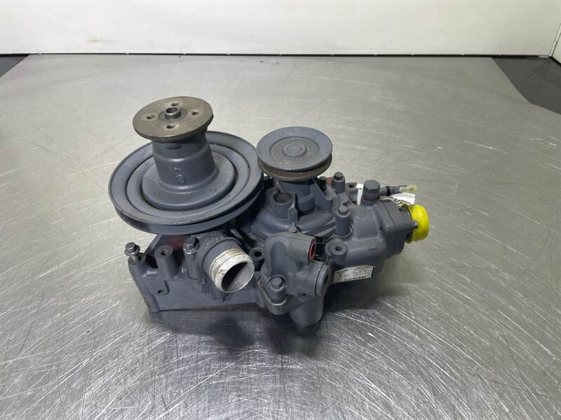 Deutz 04300291 - Coolant pump/Kühlmittelpumpe/Waterpomp - Двигател за Строителна техника: снимка 4 Deutz 04300291 - Coolant pump/Kühlmittelpumpe/Waterpomp - Двигател за Строителна техника: снимка 4