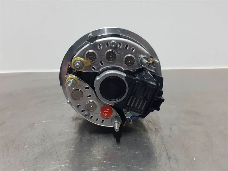 Deutz 1011-14V 60A-Alternator/Lichtmaschine/Dynamo - Двигател за Строителна техника: снимка 5 Deutz 1011-14V 60A-Alternator/Lichtmaschine/Dynamo - Двигател за Строителна техника: снимка 5