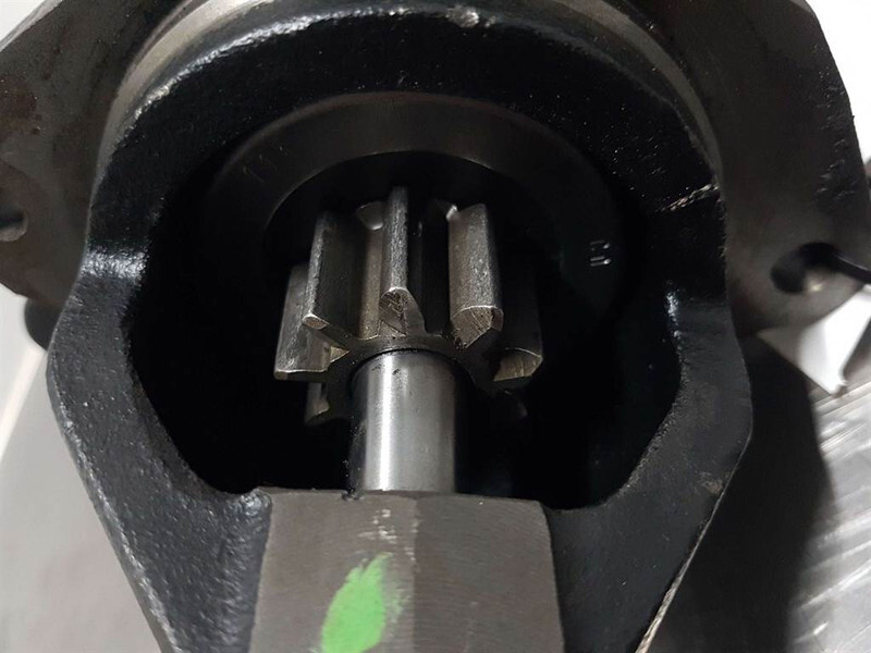 Deutz 12V 9T 4,0KW - Starter/Anlasser/Startmotor - Двигател за Строителна техника: снимка 4 Deutz 12V 9T 4,0KW - Starter/Anlasser/Startmotor - Двигател за Строителна техника: снимка 4