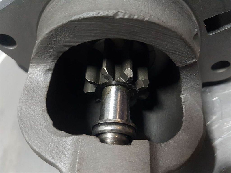 Deutz 912/913-24V 9T 4,0KW-Starter/Anlasser/Startmotor - Двигател за Строителна техника: снимка 4 Deutz 912/913-24V 9T 4,0KW-Starter/Anlasser/Startmotor - Двигател за Строителна техника: снимка 4