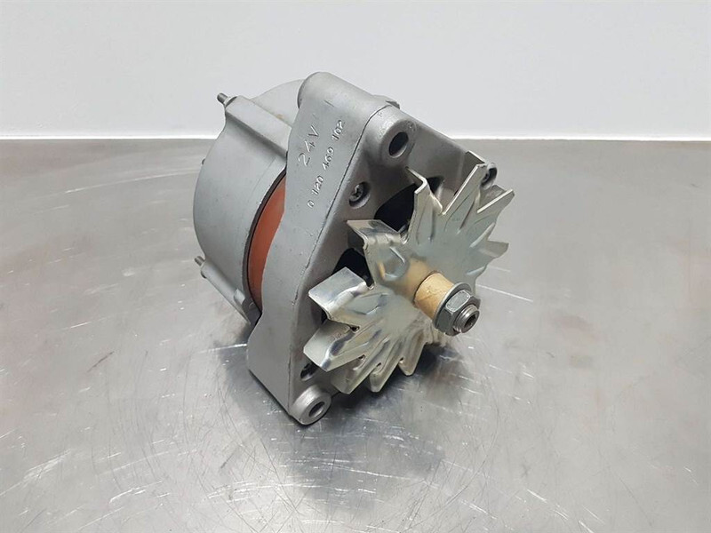 Deutz 913/1013-28V 55A-Alternator/Lichtmaschine/Dynamo - Двигател за Строителна техника: снимка 1 Deutz 913/1013-28V 55A-Alternator/Lichtmaschine/Dynamo - Двигател за Строителна техника: снимка 1