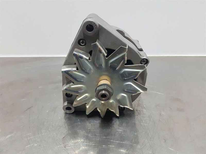 Deutz 913/1013-28V 55A-Alternator/Lichtmaschine/Dynamo - Двигател за Строителна техника: снимка 2 Deutz 913/1013-28V 55A-Alternator/Lichtmaschine/Dynamo - Двигател за Строителна техника: снимка 2