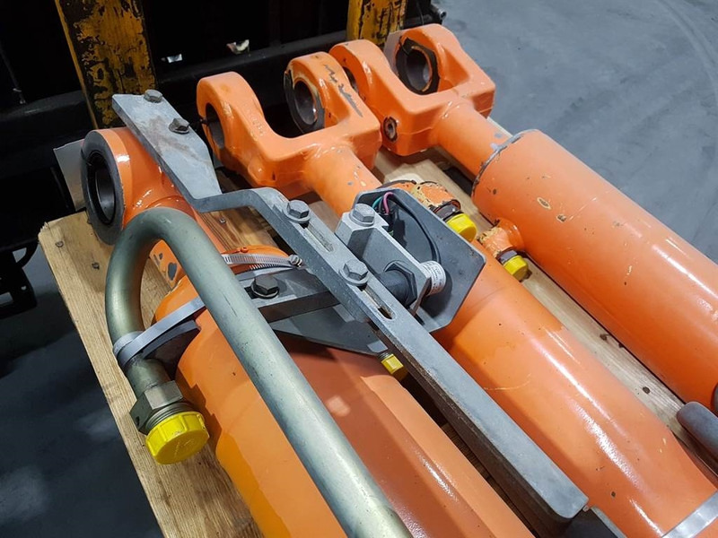 FIAT-HITACHI W 170 - Lifting cylinder/Hubzylinder/Hefcilinder - Хидравлика: снимка 3 FIAT-HITACHI W 170 - Lifting cylinder/Hubzylinder/Hefcilinder - Хидравлика: снимка 3