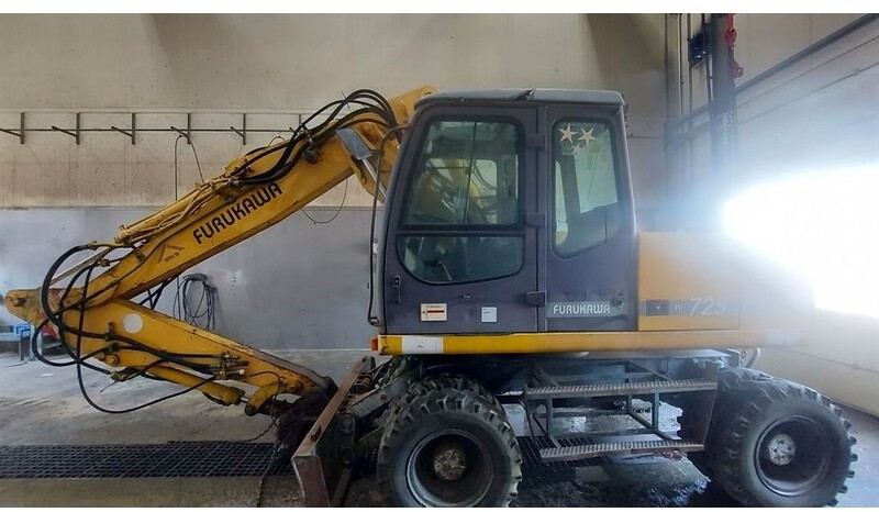 Furukawa W 725 LS (For parts) - Колесен багер: снимка 4 Furukawa W 725 LS (For parts) - Колесен багер: снимка 4