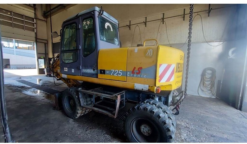 Furukawa W 725 LS (For parts) - Колесен багер: снимка 3 Furukawa W 725 LS (For parts) - Колесен багер: снимка 3