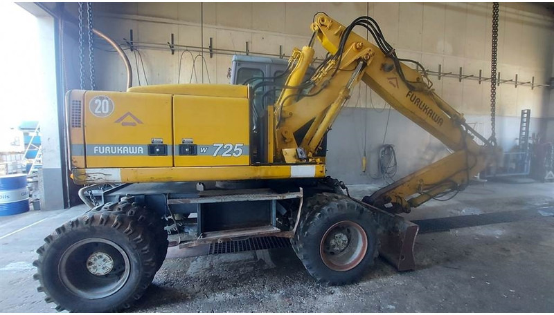 Furukawa W 725 LS (For parts) - Колесен багер: снимка 2 Furukawa W 725 LS (For parts) - Колесен багер: снимка 2