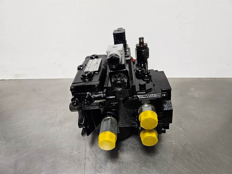 Giant 451T-Bondioli& Pavesi M4PV28-28-Drive pump/Rijpomp - Хидравлика за Строителна техника: снимка 4 Giant 451T-Bondioli& Pavesi M4PV28-28-Drive pump/Rijpomp - Хидравлика за Строителна техника: снимка 4