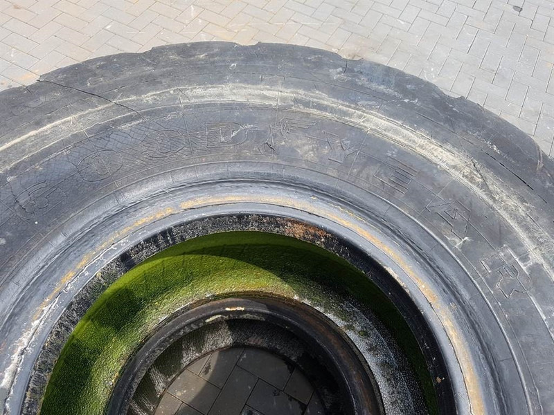 Goodyear 23.5-25 - Tyre/Reifen/Band - Гума за Строителна техника: снимка 3 Goodyear 23.5-25 - Tyre/Reifen/Band - Гума за Строителна техника: снимка 3